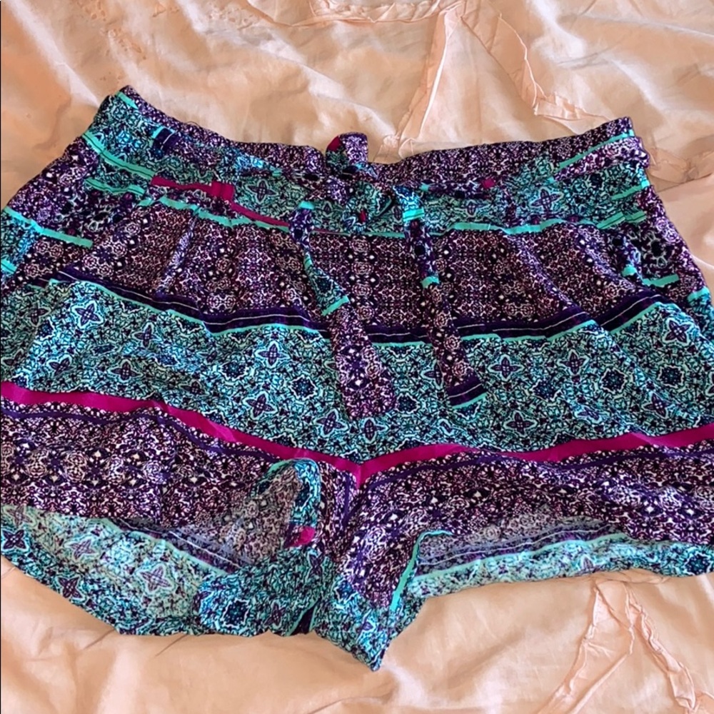 Paperbag style shorts with pockets